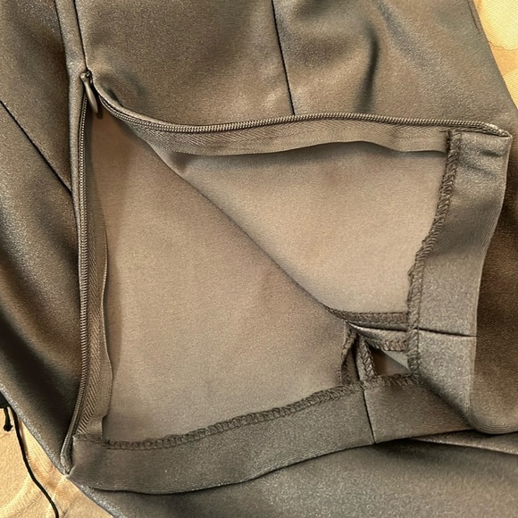 Good American Scuba Trousers  Gray, size 2/26
NWOT - Picture 8 of 12